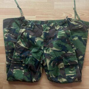 🪖 Camo Utility Cargo Pants – Adjustable Waist (25–29W) 🪖